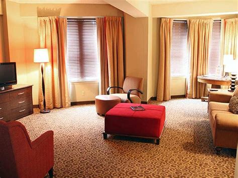 Doubletree Hotel Memphis Downtown in Memphis (TN) - Room Deals, Photos & Reviews