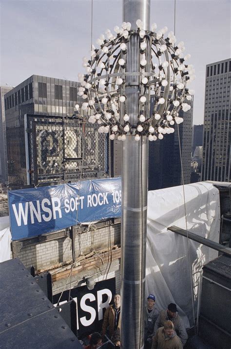 New Year's Eve: Times Square ball drop history in photos - Business Insider