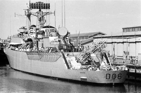 HMS Hampshire D06 County class Batch 1 Guided Missile Destroyer | Royal navy ships, British navy ...