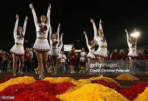 Usc Song Girls Photos and Premium High Res Pictures - Getty Images