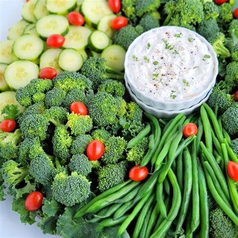 Christmas Wreath Veggie Tray with Roasted Onion Dip