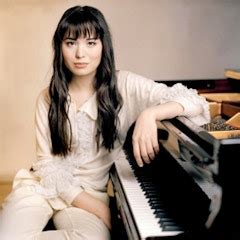 Alice Sara Ott: biography, videos - medici.tv