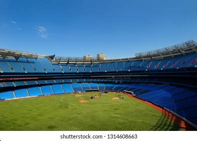 737 Toronto skydome Images, Stock Photos & Vectors | Shutterstock