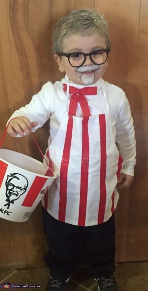 KFC and Chicken Costume. | Halloween, Komik, Kfc