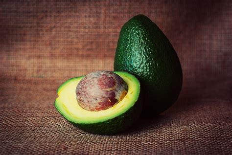 11 INCREDIBLE HEALTH BENEFITS OF AVOCADO - Healthy Hubb