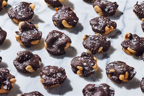 21 Healthy Chocolate Snacks That Taste Like Dessert