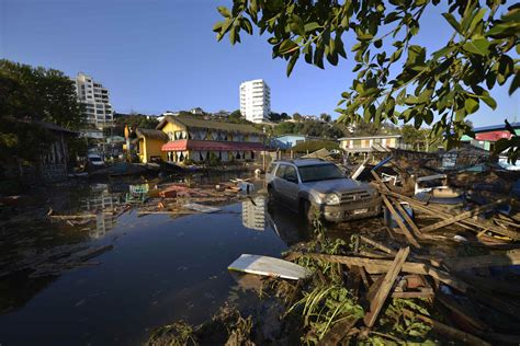 8.3-magnitude earthquake rocks Chile