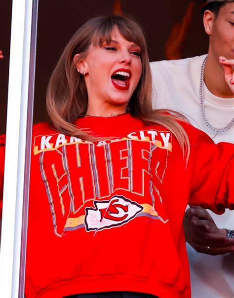 Taylor Swift Chiefs Sweatshirt | Universal Jacket