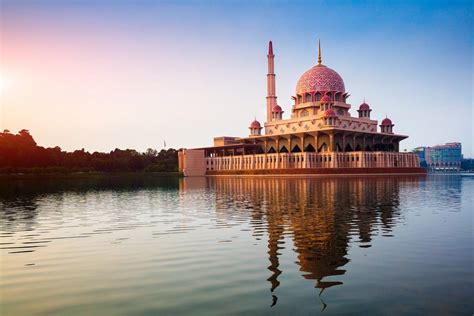 Putra Mosque, in Putrajaya Malaysia ️