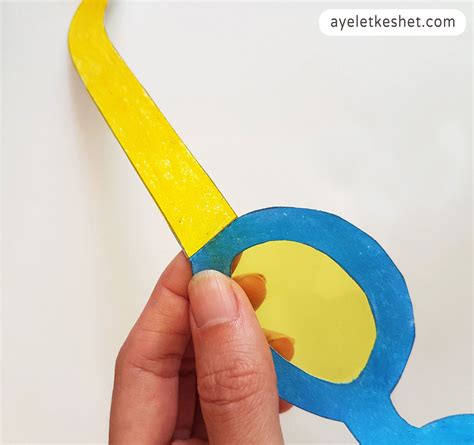 DIY craft paper sunglasses with templates - Ayelet Keshet