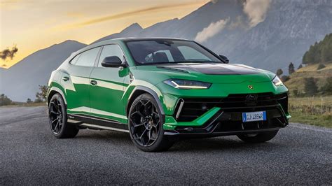 2023 Lamborghini Urus Prices, Reviews, and Photos - MotorTrend