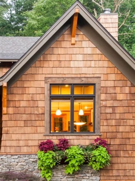 Pin by Sylvie Pelletier on Remodel Tips | Window trim exterior, Cottage ...