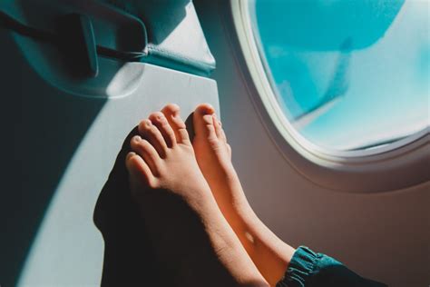 'Unexpected' View of Passenger's Bare Foot on Plane Shocks Internet ...