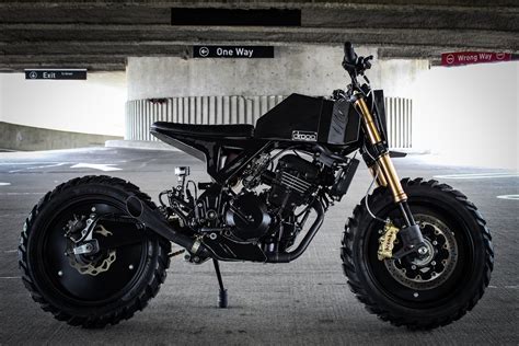 The Droog Moto Custom Kawasaki Ninja 250 R Scrambler x Street Fighter