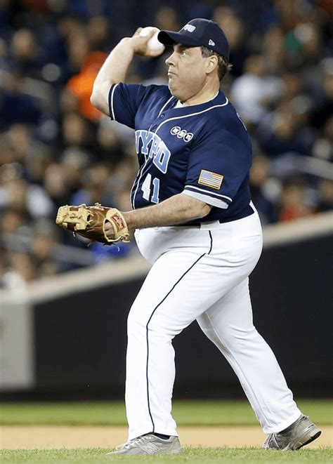 PsBattle: Chris Christie throwing a baseball : r/photoshopbattles