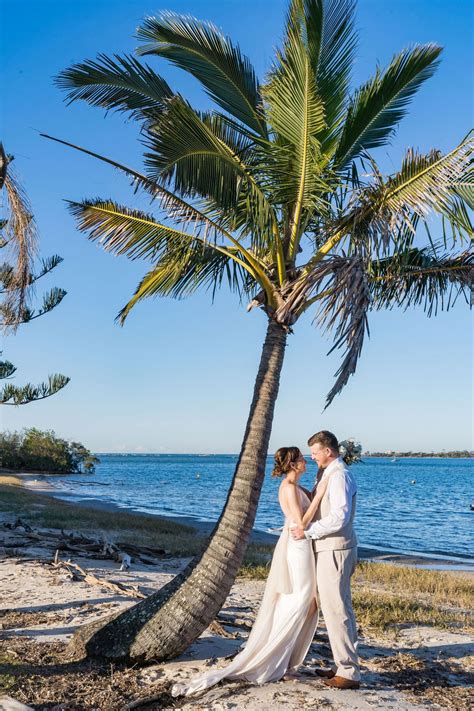 Caloundra Power Boat Club - Wedding Venues Golden Beach | Easy Weddings