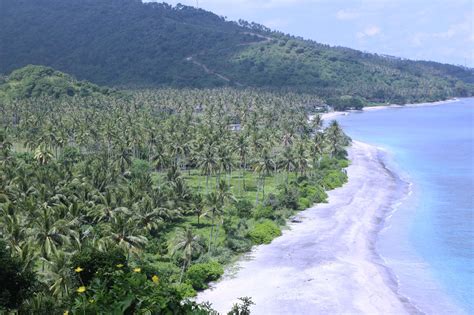 Senggigi Beach: Lombok's Tropical Paradise - Indonesia Travel