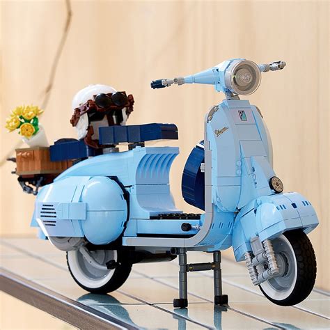 Vespa 125 Coming Soon (10298) - Casa De Bricks