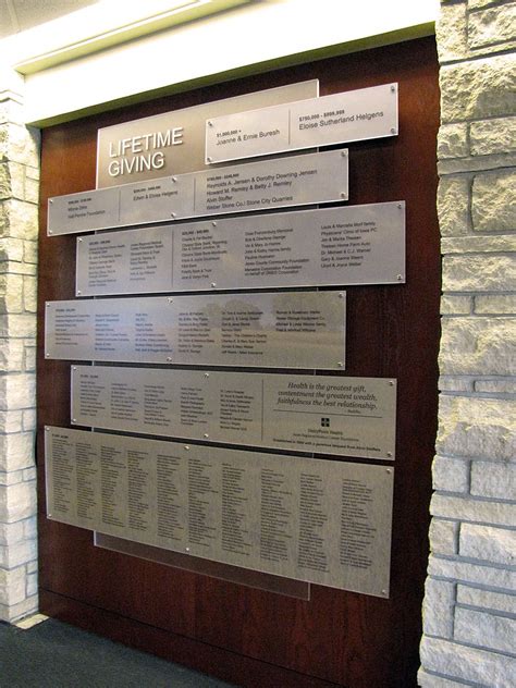 Healthcare donor recognition wall - 2023 | 디자인