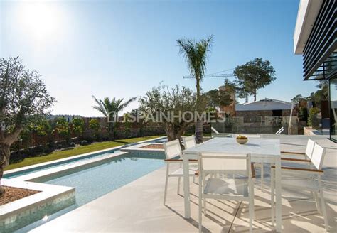 Contemporary Golf Villas in San Miguel de Salinas, Costa Blanca