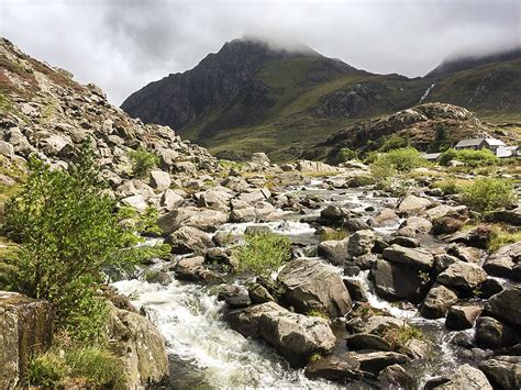 Cwm Idwal Walk Hike | 10Adventures