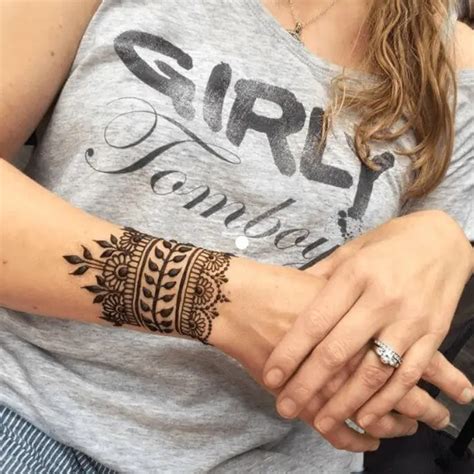 22 Superlative Mehndi Tattoo Designs for Ladies – SheIdeas