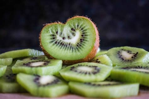 Kiwi Allergy - Symptoms, Causes, Treatment and More