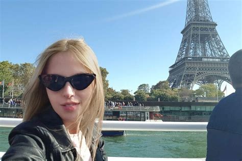 2023 Eiffel Tower Guided Tour and Sightseeing Seine River boat Cruise