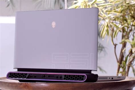 Alienware Area 51m Review: Modularity Never Looked this Good | Beebom