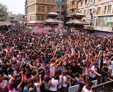 Nepal explodes into colour for the Holi festival | Daily Star