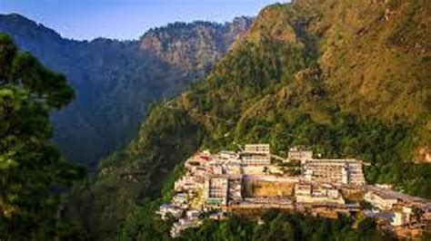 Experience Spiritual Bliss with IRCTC Tourism's Vaishno Devi with Uttar ...