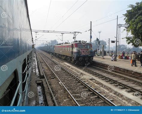 Smog and Pollution at India Train Stations Editorial Photo - Image of ...