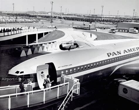 New York Kennedy Airport: Airside view of Pan Am terminal (1960) - AirportHistory Digital Library