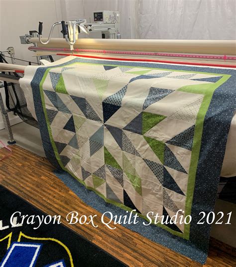 Crayon Box Quilt Studio: Colleen's Green and Gray Star Quilt