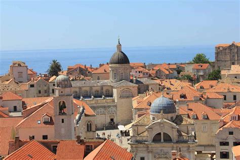 WALKING TOUR IN THE OLD TOWN OF DUBROVNIK - Croatia Gems