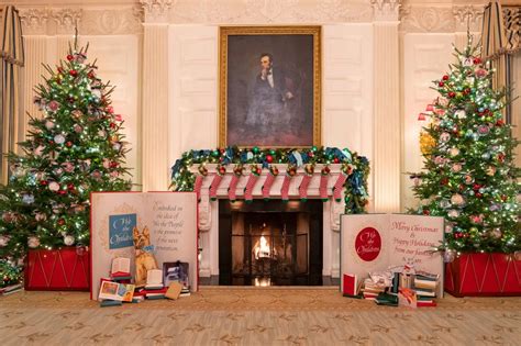 Jill Biden Unveils 2022 White House Holiday Decorations with “We the ...