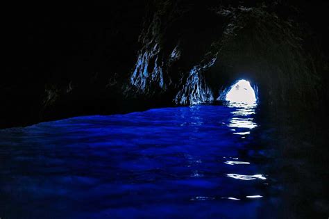 Blue Grotto in Capri | Wondermondo