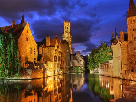 Bruges At Night | Psuedo-HDR. Single image tonemapped. | Carl Larson | Flickr