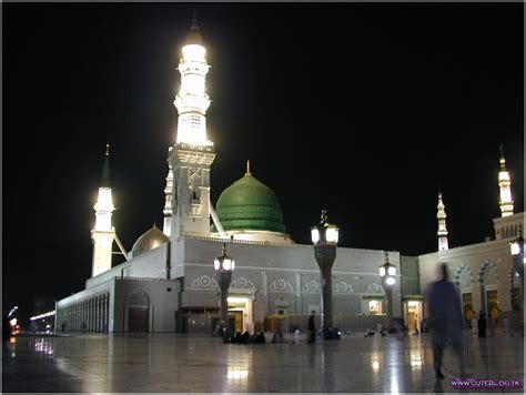 Masjid E Nabvi In Night