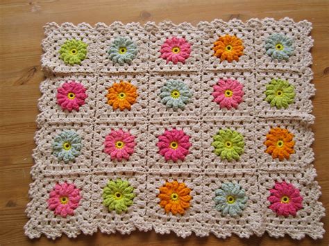 Color 'n Cream Crochet and Dream: Flower Square Tutorial III