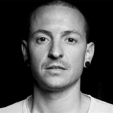 (@_crawling_in_my_skin_) auf Instagram Chester Bennington, Charles ...