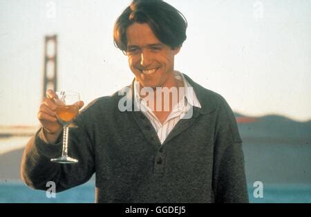 NINE MONTHS (1995) HUGH GRANT, JULIANNE MOORE NIMS 084 Stock Photo - Alamy