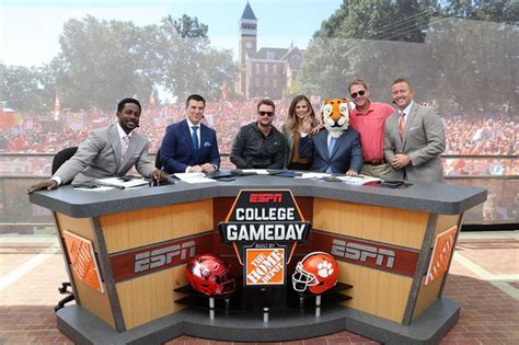 A glimpse inside the world of ESPN college football analysts - al.com