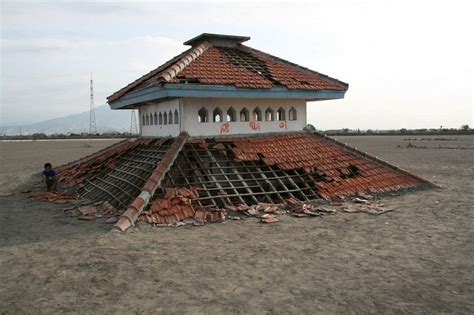 The Sidoarjo Mud Flow Disaster | Amusing Planet