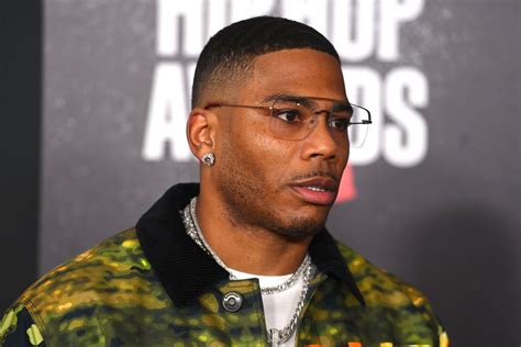 Rapper Nelly Charges A Fan, After Pelted In the Head