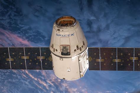 SpaceX delivers more Starlink satellites but fails to stick the landing ...