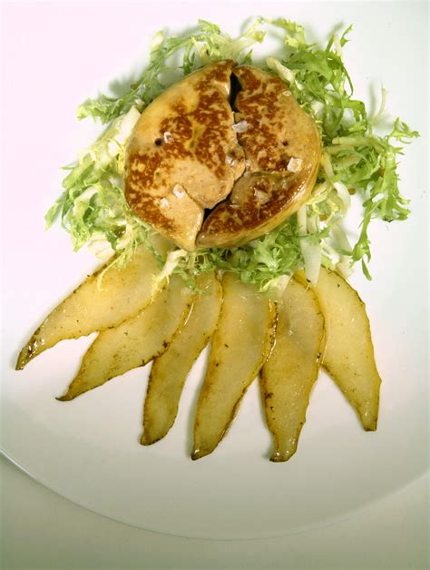 Recipe: Seared foie gras with frisee and sauteed pears - LA Times Cooking