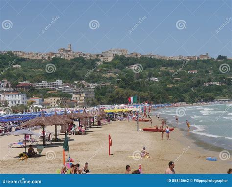 Vasto Marina editorial photography. Image of rail, italy - 85845662