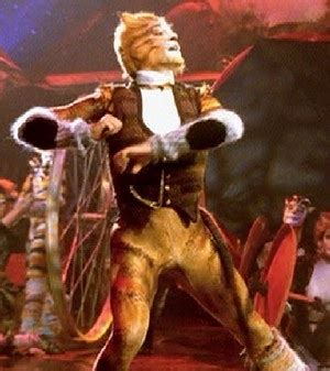 #CATS Skimbleshanks | Cats cast, Jellicle cats, Cats musical