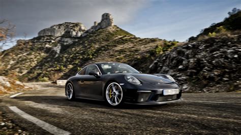 Porsche 911 GT3 Touring review: wingless wonder? | Top Gear